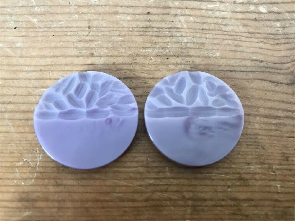 Vintage Antique Set Pair 2 Lavender Purple Carved Moonglow Shank Buttons 3cm